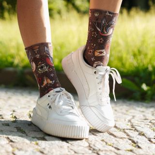 Nevíš si rady s dárkem pro milovníka tetování? S našimi #tattoo ponožkami nešlápneš vedle. ☀️ Děkujeme za fotku naší...